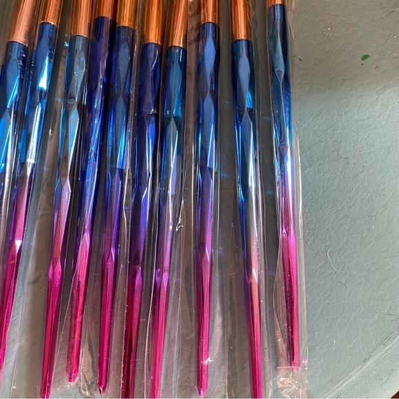 PINK AND BLUE 24 PC UNIQUE MAKEUP BRUSHES SET WHITE BRISTLES WITH PINK TIPS BNIB - Picture 4 of 7